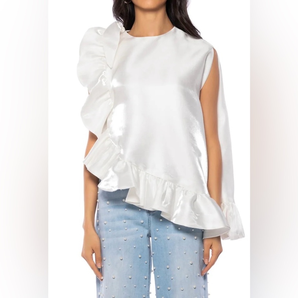 AKIRA Look My Way Asymmetrical Ruffle Top